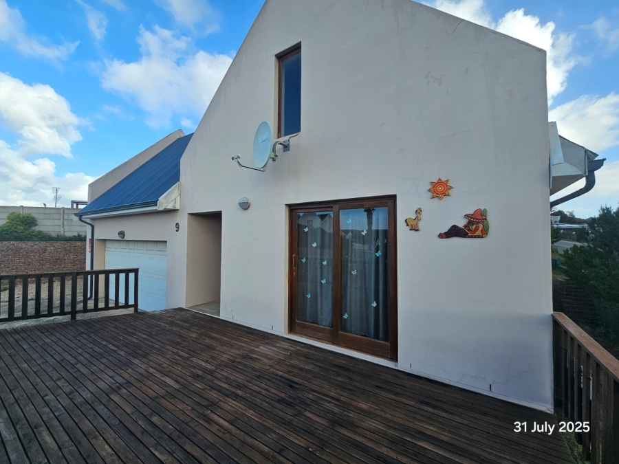 5 Bedroom Property for Sale in Stilbaai Wes Western Cape